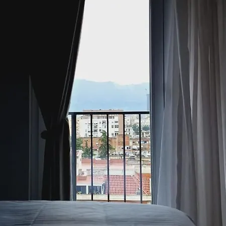 Gled * Tirana